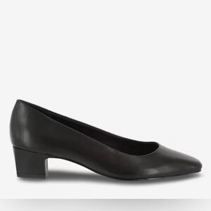 Easy Street Prim Black Block Heel Pump - NWT